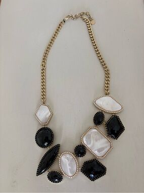 Talbots Gold Statement Necklace – Classic Chain Style